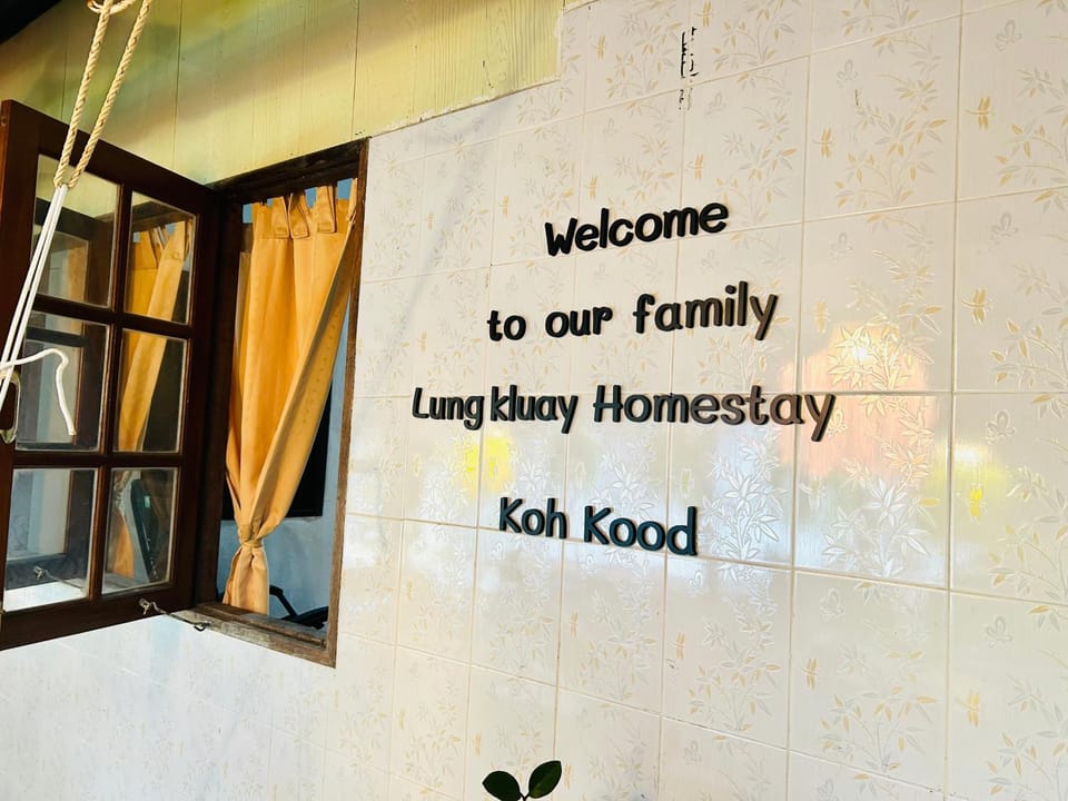 Lungkluay homestay Vacation rental in Trat Changwat