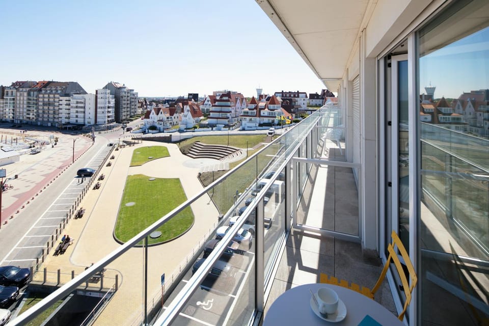 Neighbourhood, City view, Location