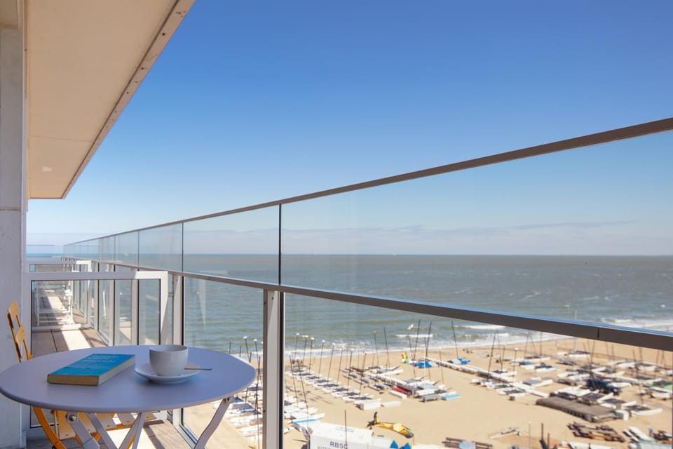 View (from property/room), Dining area, Beach, Sea view