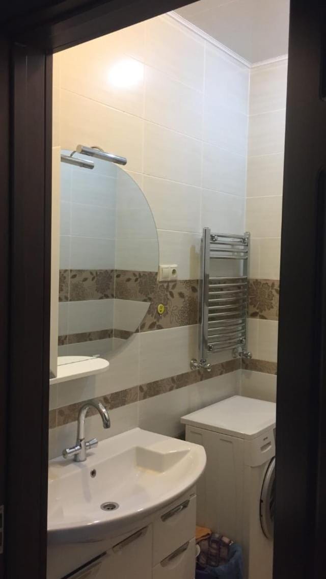 Toilet, Hot Tub, Bathroom