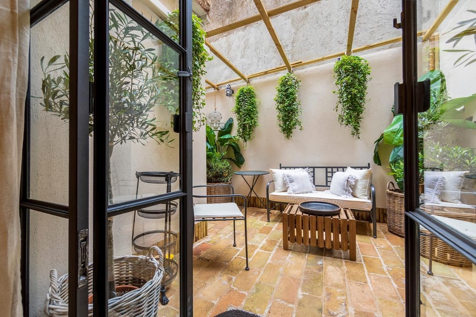 Trastevere Gem Cozy Light-filled Retreat Apartment in Rome