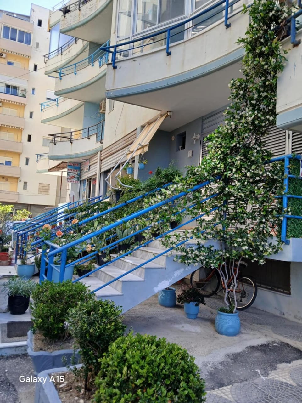 Facade/entrance