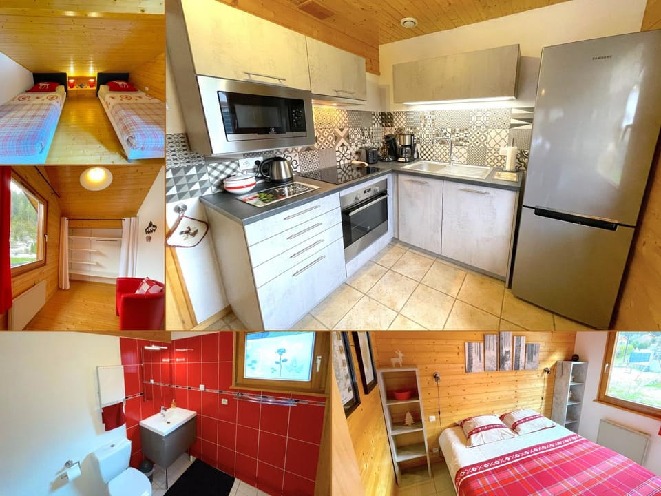 Shower, Facade/entrance, Photo of the whole room, Bedroom