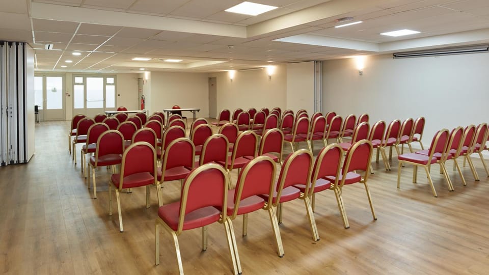 Meeting/conference room
