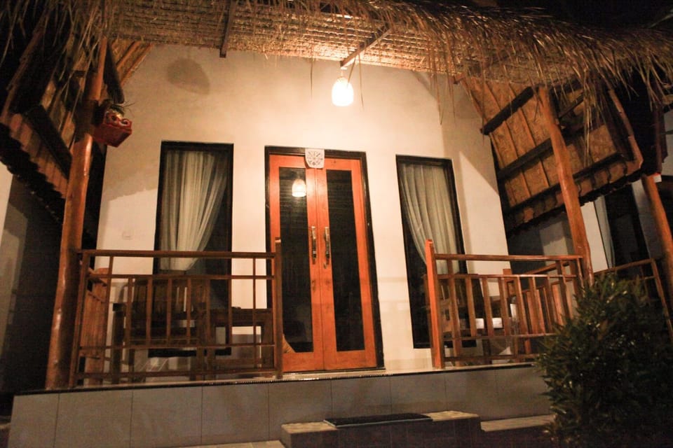 Property building, Night, Balcony/Terrace
