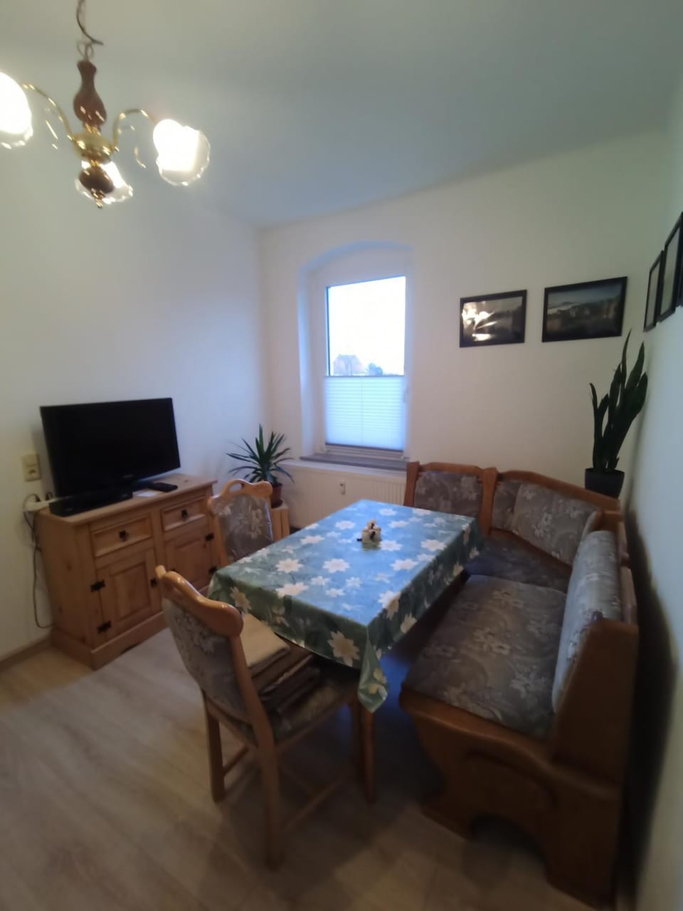 TV and multimedia, Living room, Dining area