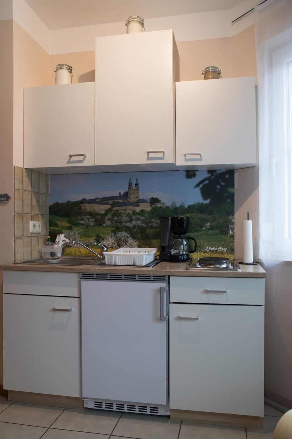 Coffee/tea facilities, Kitchen or kitchenette, Food