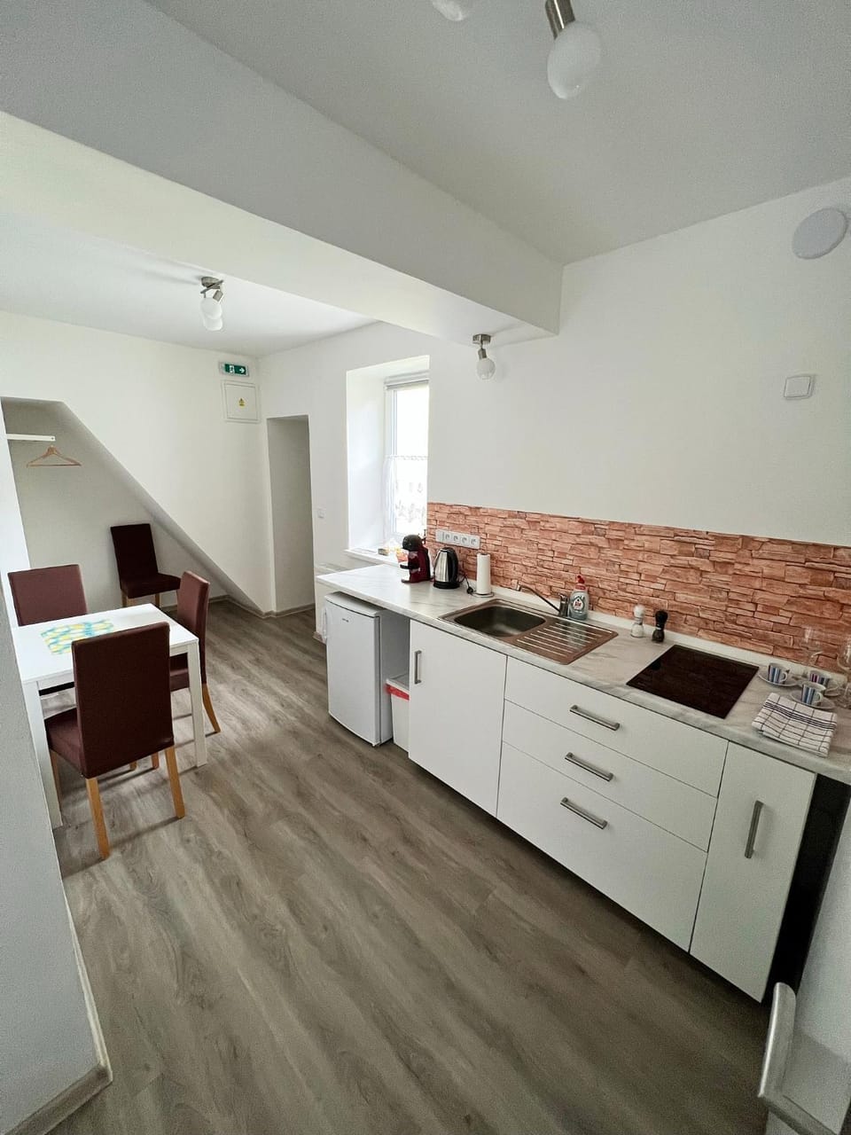 Kitchen or kitchenette, Seating area, kitchen