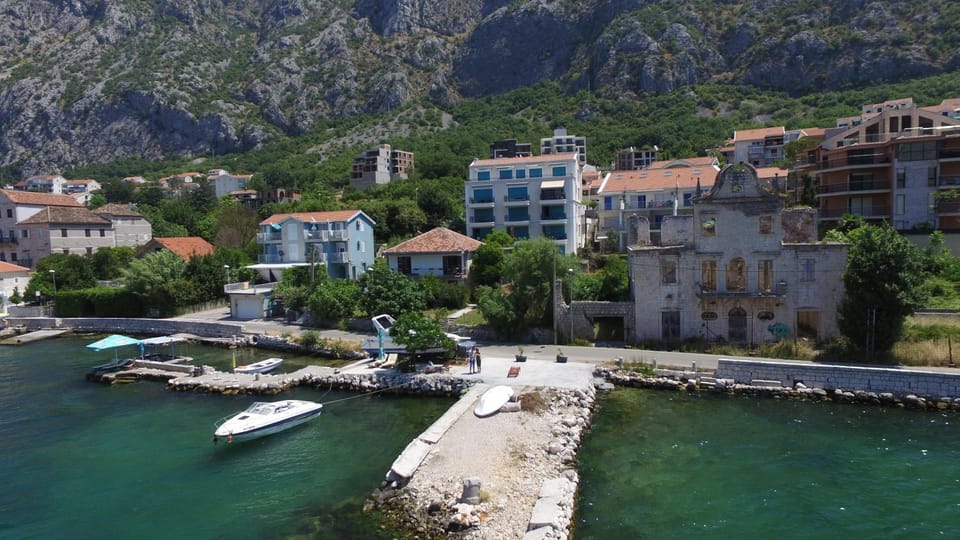 Property building, Area and facilities