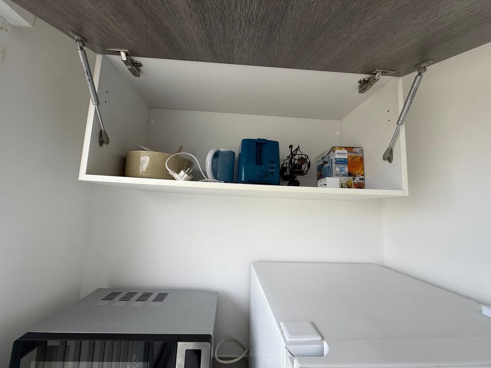 Coffee/tea facilities, toaster