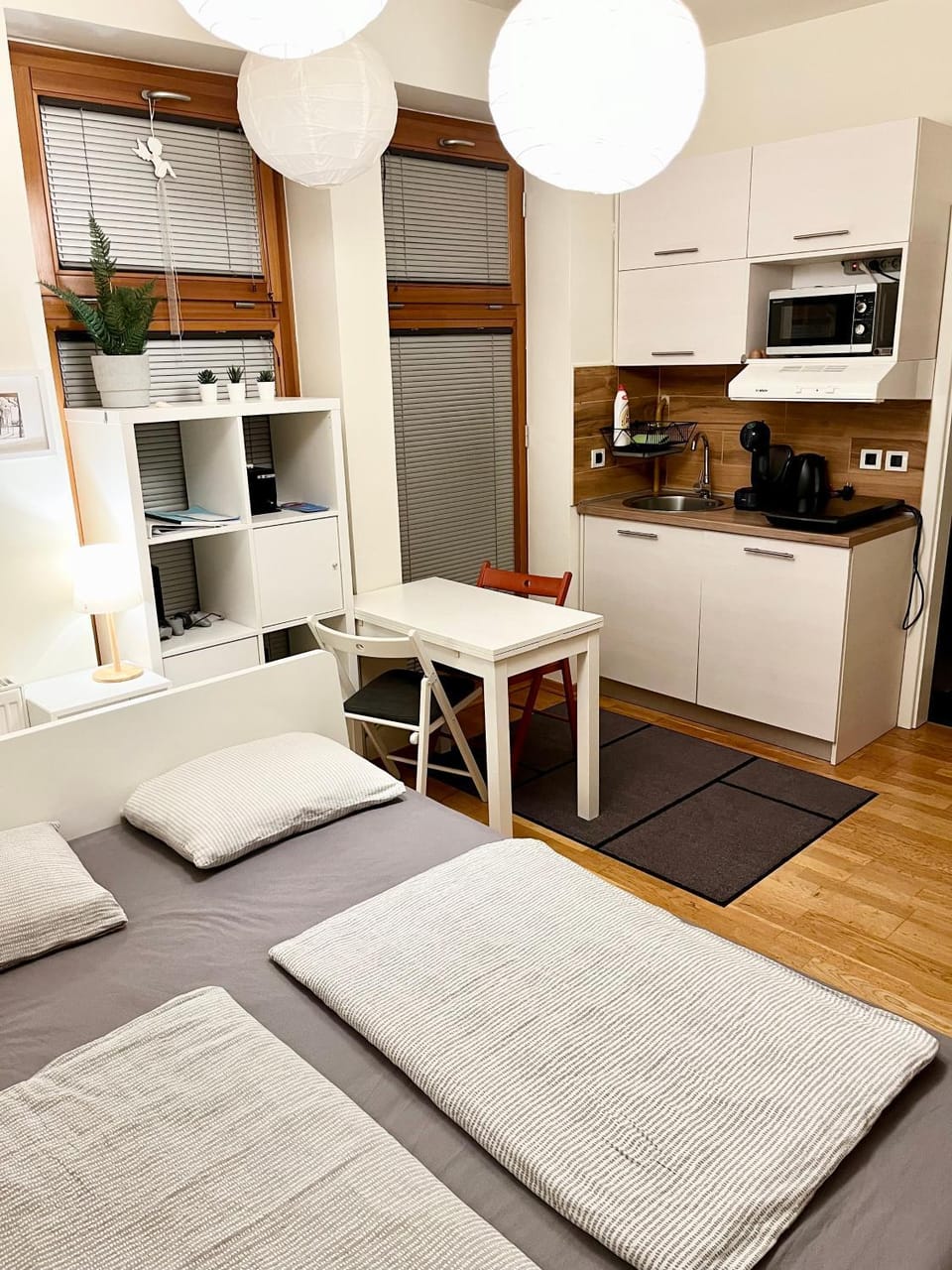 Bed, Living room, Photo of the whole room, Dining area, Bedroom
