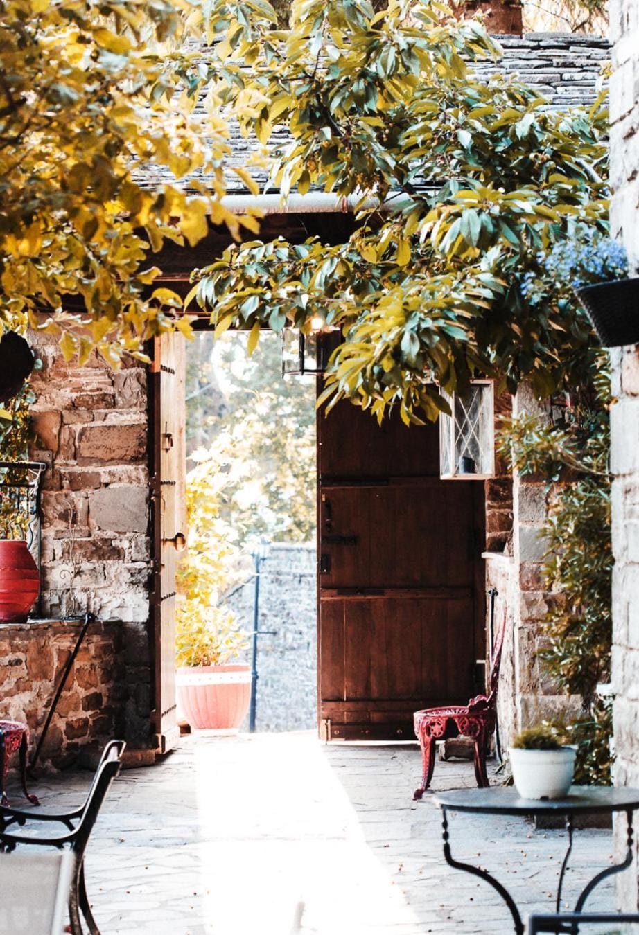 Facade/entrance