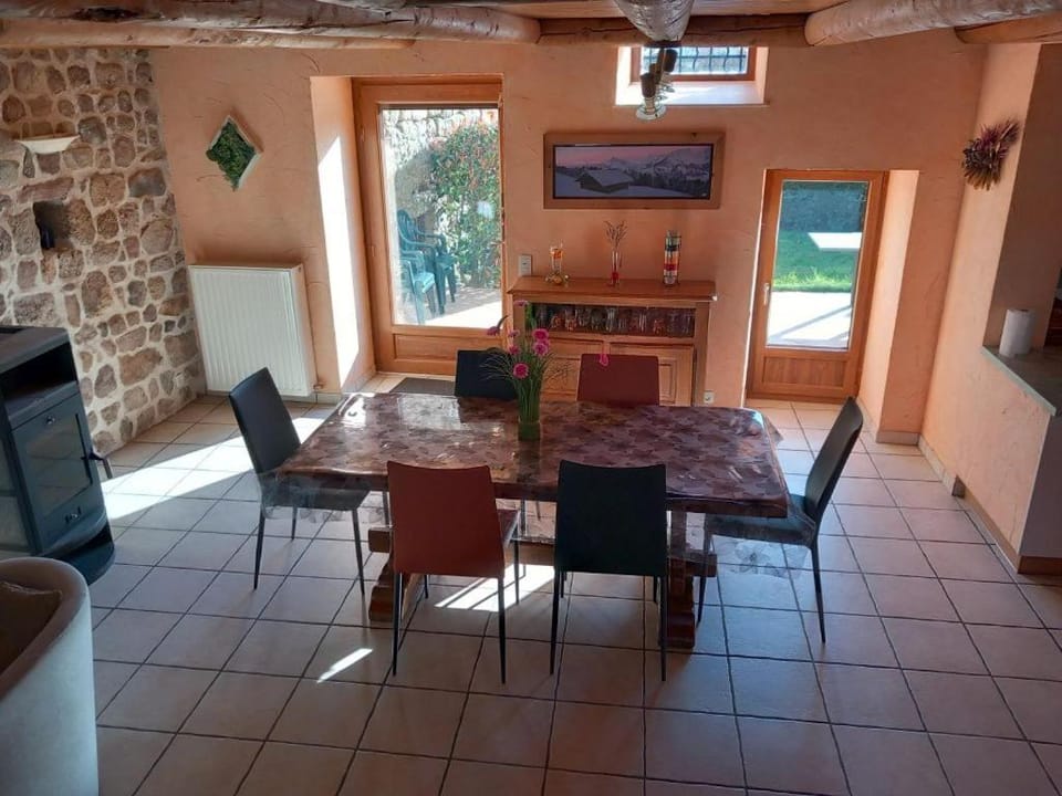 gite La Fermette House in Auvergne-Rhône-Alpes