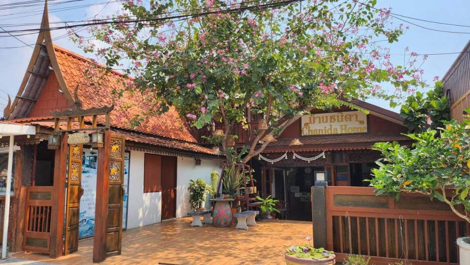 Chanida home Bed and Breakfast in Laos
