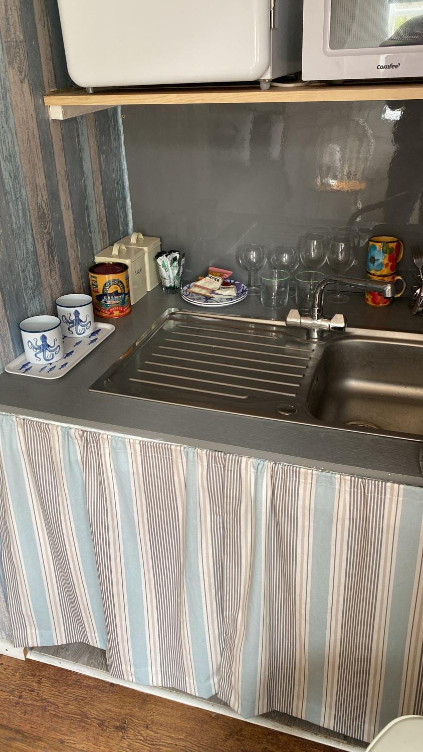 Bridport Garden Suite Bed and Breakfast in Bridport