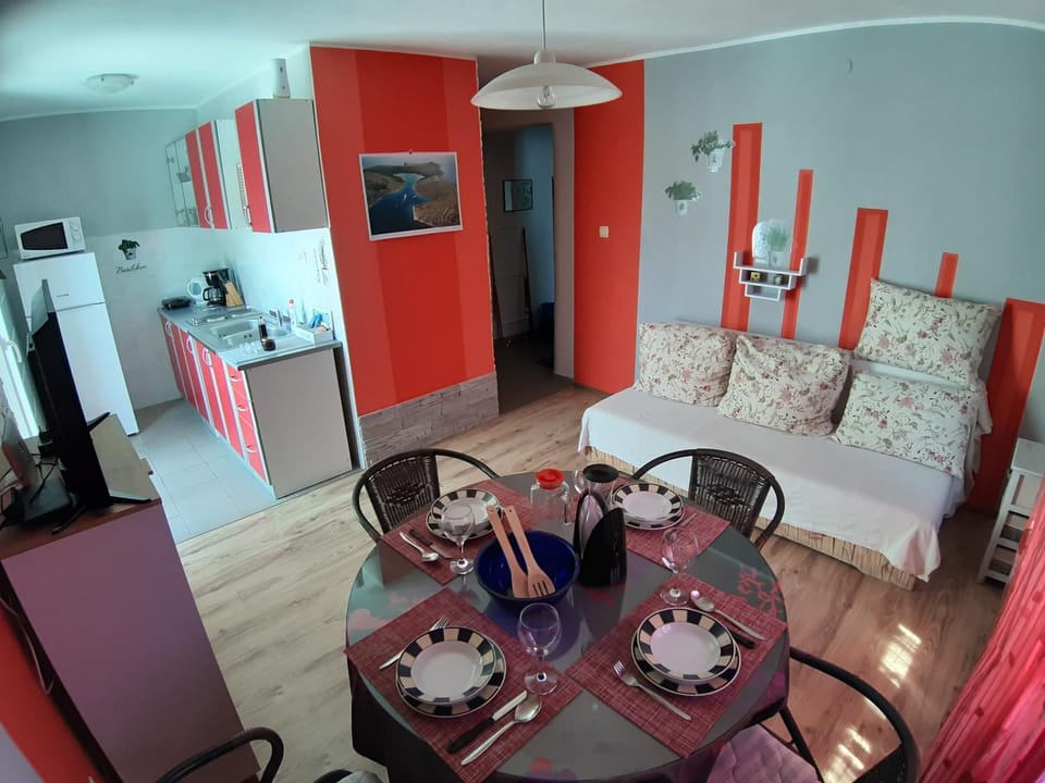Living room, Dining area