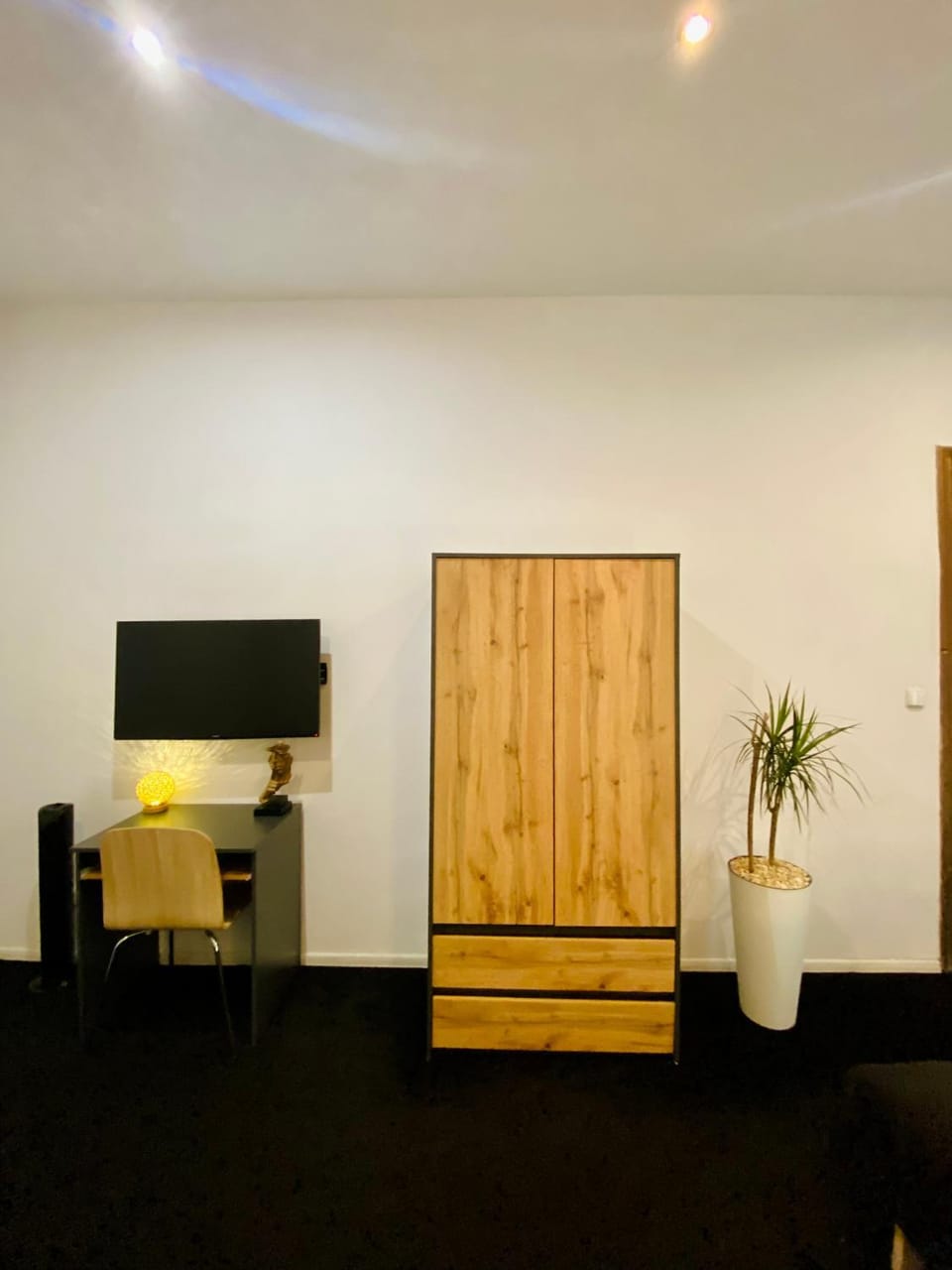 TV and multimedia, wardrobe