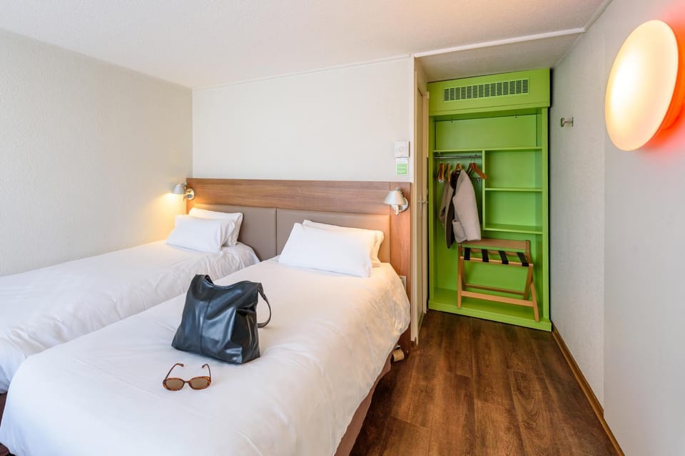 Bed, Photo of the whole room, Bedroom, towels, wardrobe