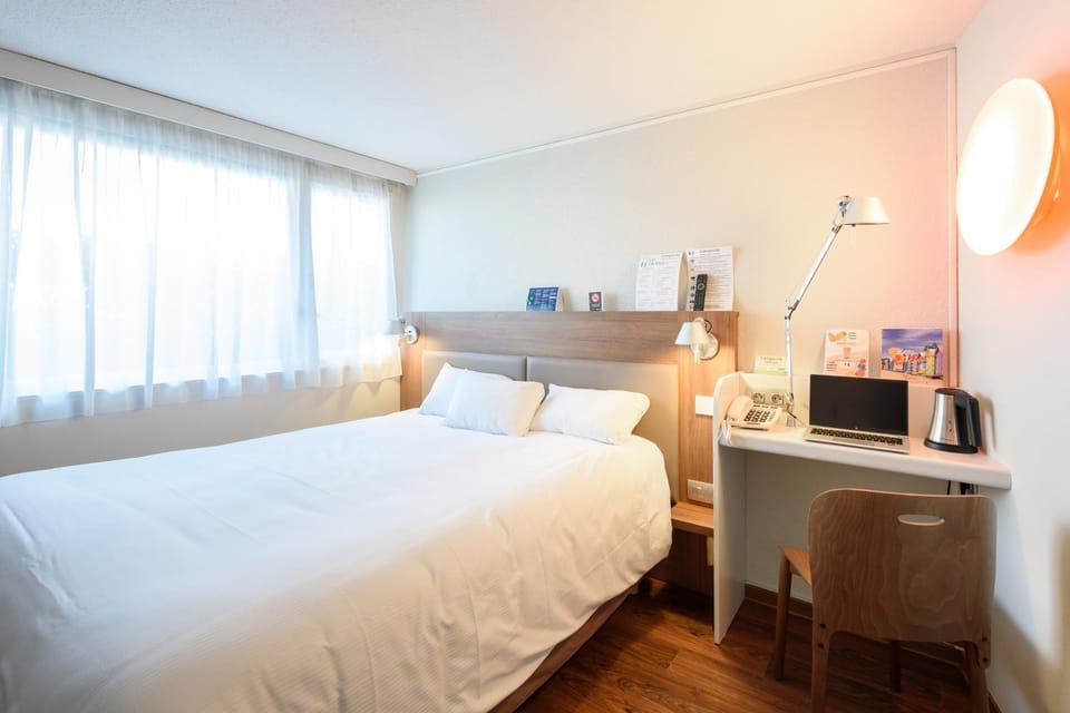 Bed, Coffee/tea facilities, Photo of the whole room, Bedroom