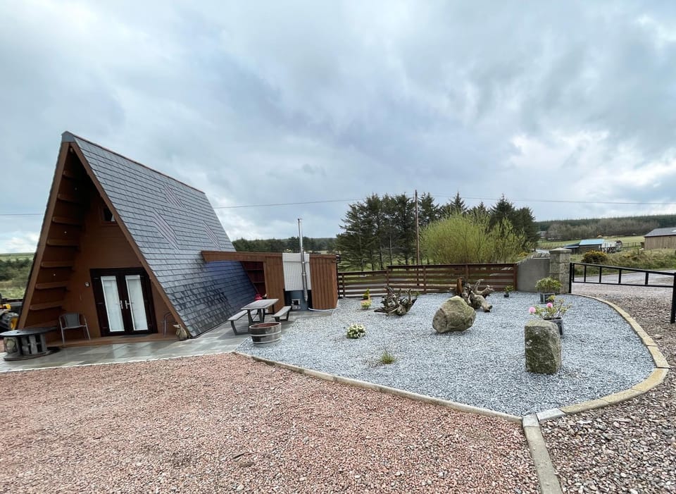 AC/DC Glamping Nature lodge in Scotland