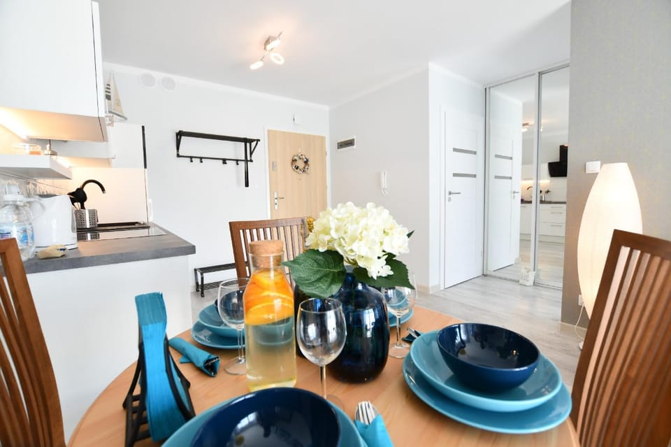 Kitchen or kitchenette, Dining area, Communal kitchen