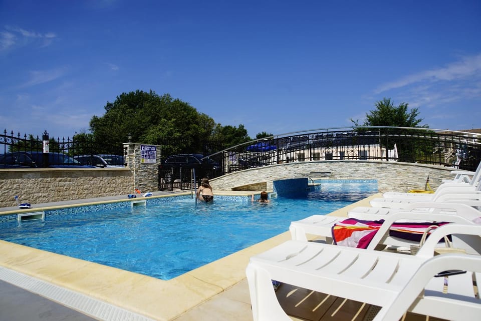 Swimming pool, Swimming pool