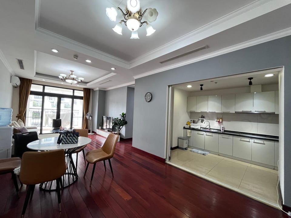 Vinhomes Royal City Apartment 3 Br Apartment in Hanoi