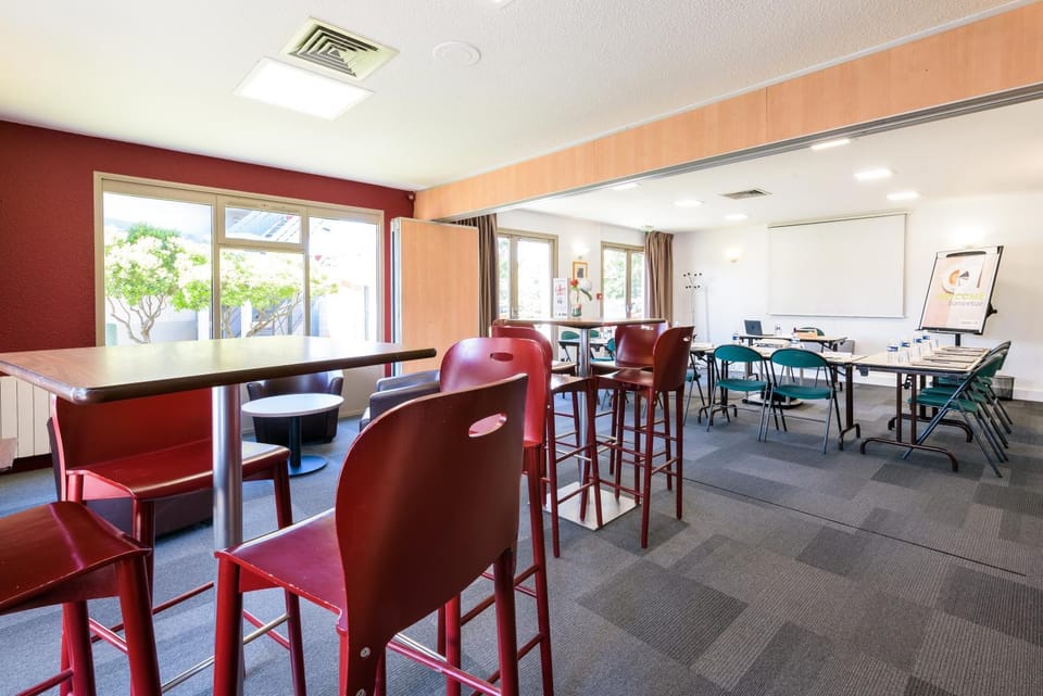 Meeting/conference room