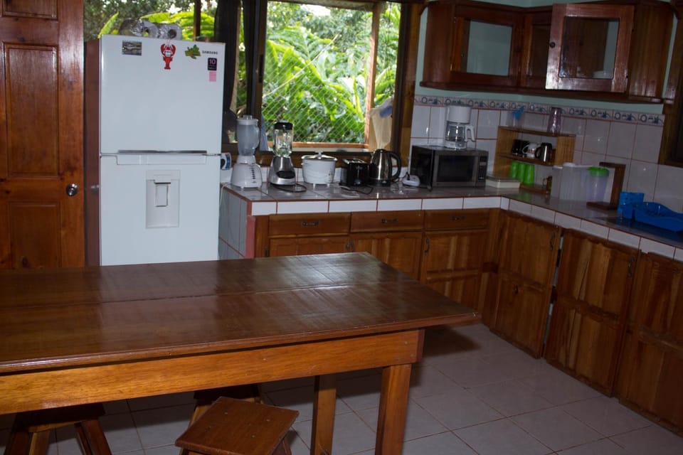 microwave, kitchen