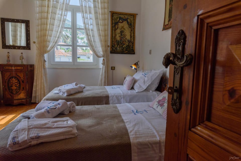 Hydra's Pearl - Gold Pearl, Luxury Mansion, No Steps, 120m from the port Apartment in Islands