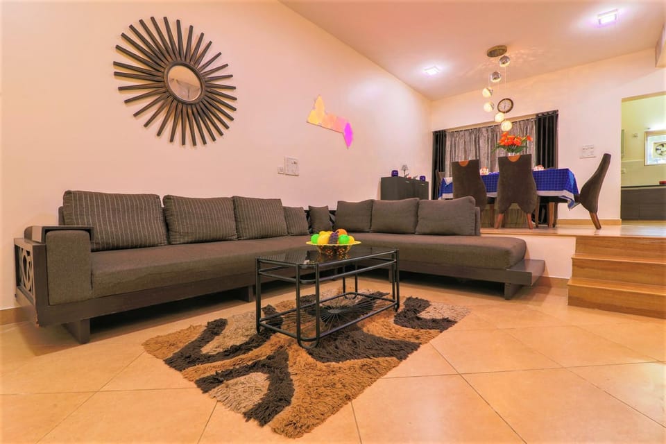 Living room, Dining area, air conditioner