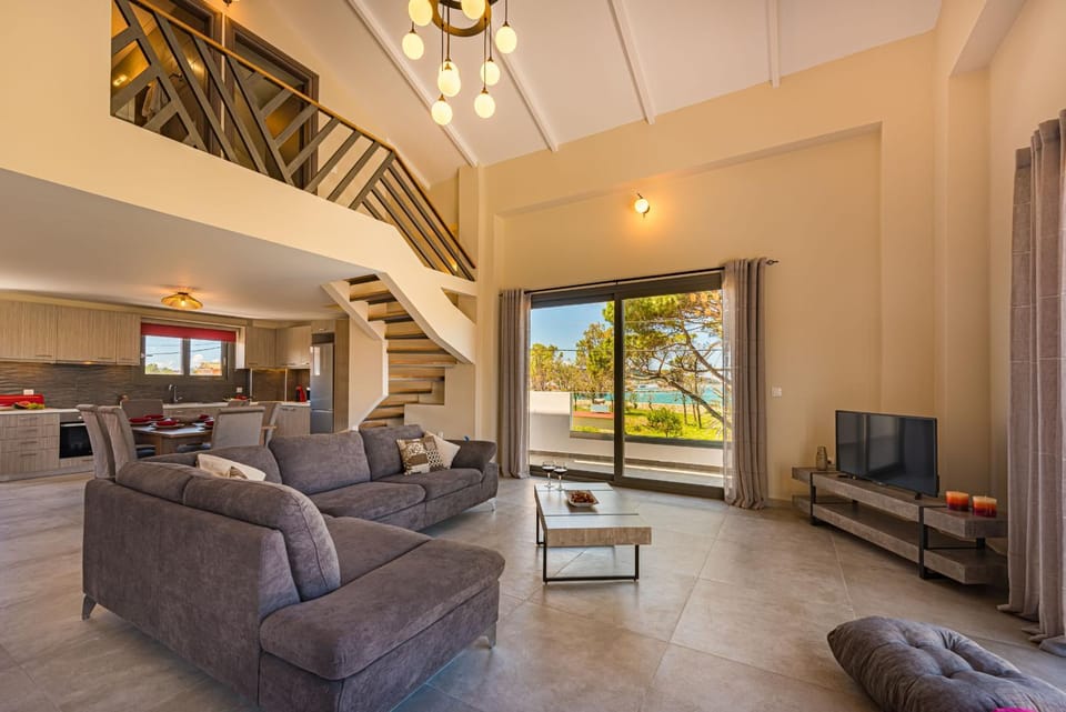 Communal lounge/ TV room, Living room