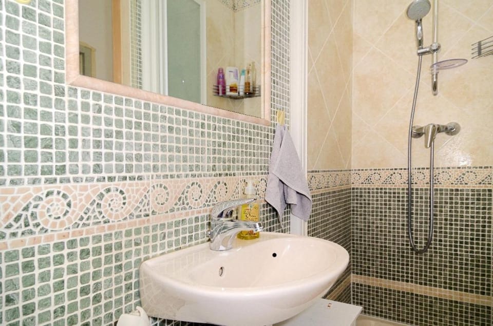 Domaine du Castel Bed and Breakfast in Aix-en-Provence
