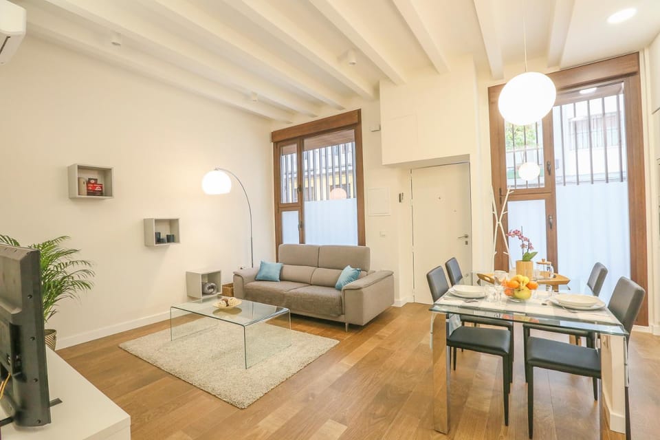 Living room, Seating area, Dining area