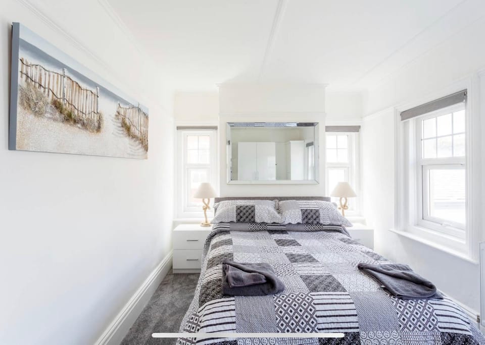 Ammonite Luxury beachfront apartment Apartment in Lyme Regis