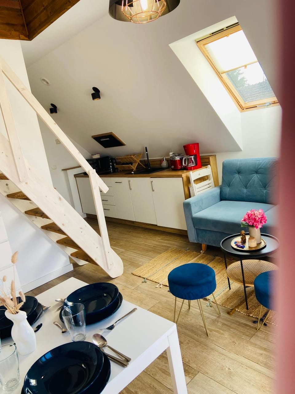 Kitchen or kitchenette, Seating area