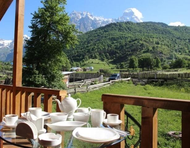 Balcony/Terrace, Mountain view