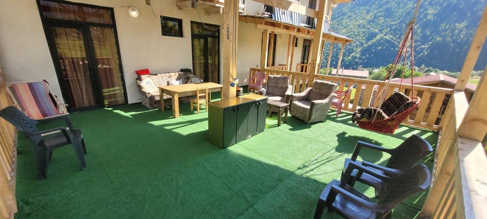 View (from property/room), Balcony/Terrace, Seating area, Dining area, Mountain view, sunbed