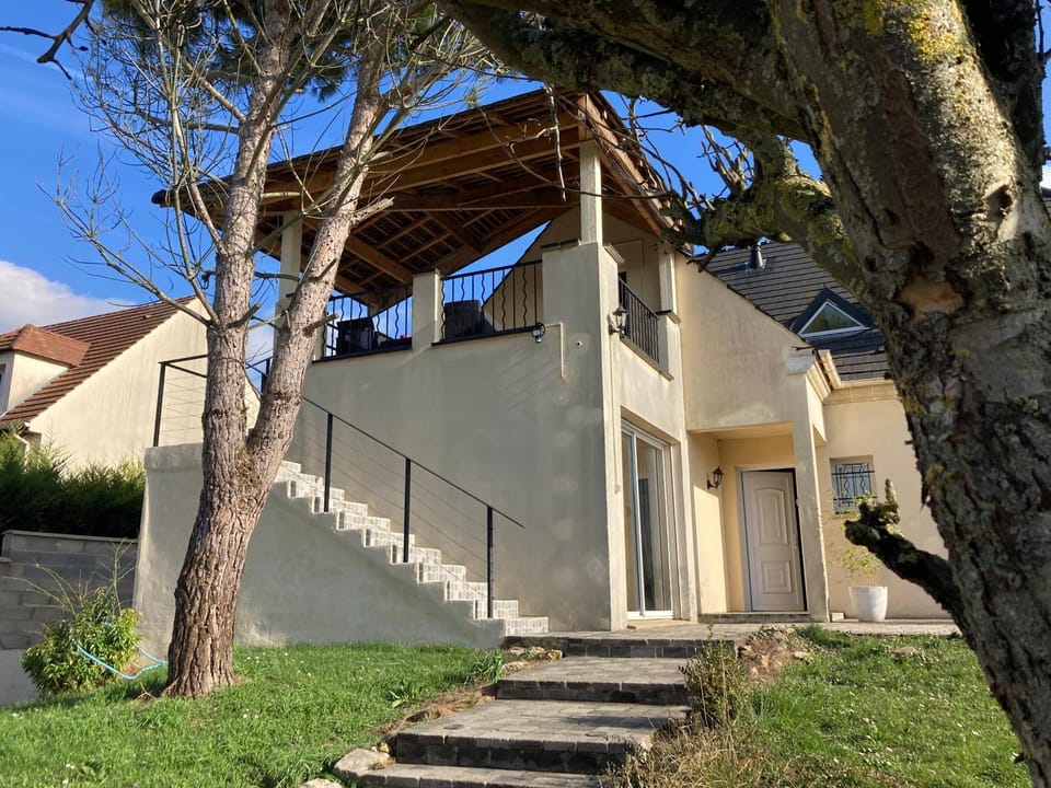 Shower, Garden, Balcony/Terrace, Tennis court, Garden view, Supermarket/grocery shop, Sunset, fireplace, furniture, hair dresser, heating, internet, locker, sunbed, towels
