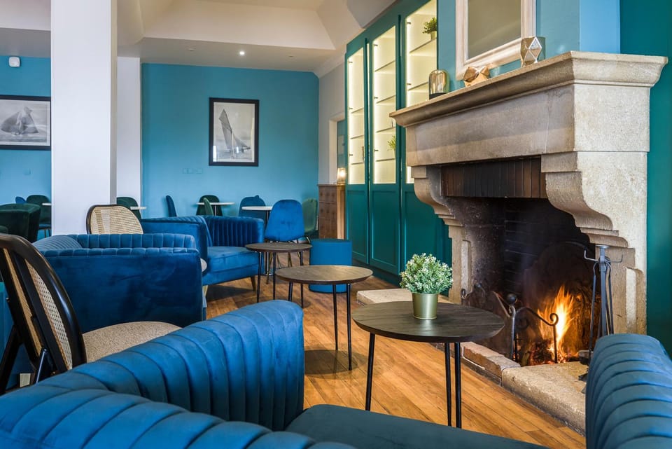 Living room, Lounge or bar