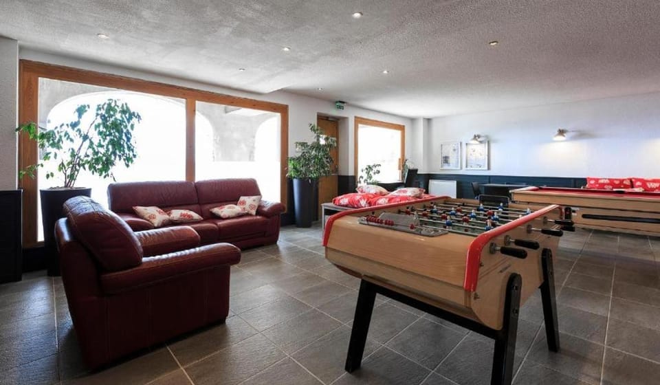 Appartement 4 personnes avec piscine, wifi, garage Apartment in Besse-et-Saint-Anastaise