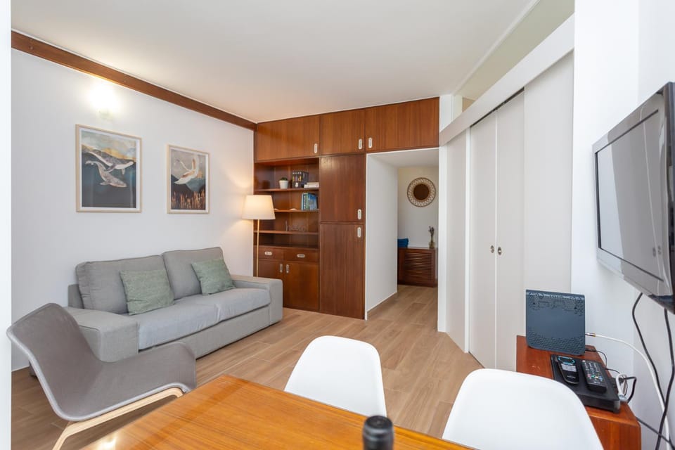 Apartment With a Garden, Close to Carcavelos Beach Apartment in Carcavelos