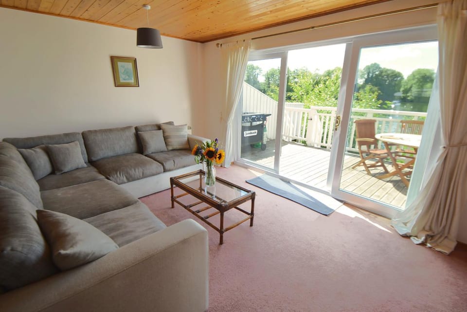 BBQ facilities, Balcony/Terrace, Living room, Seating area