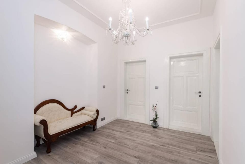 Seating area, storage