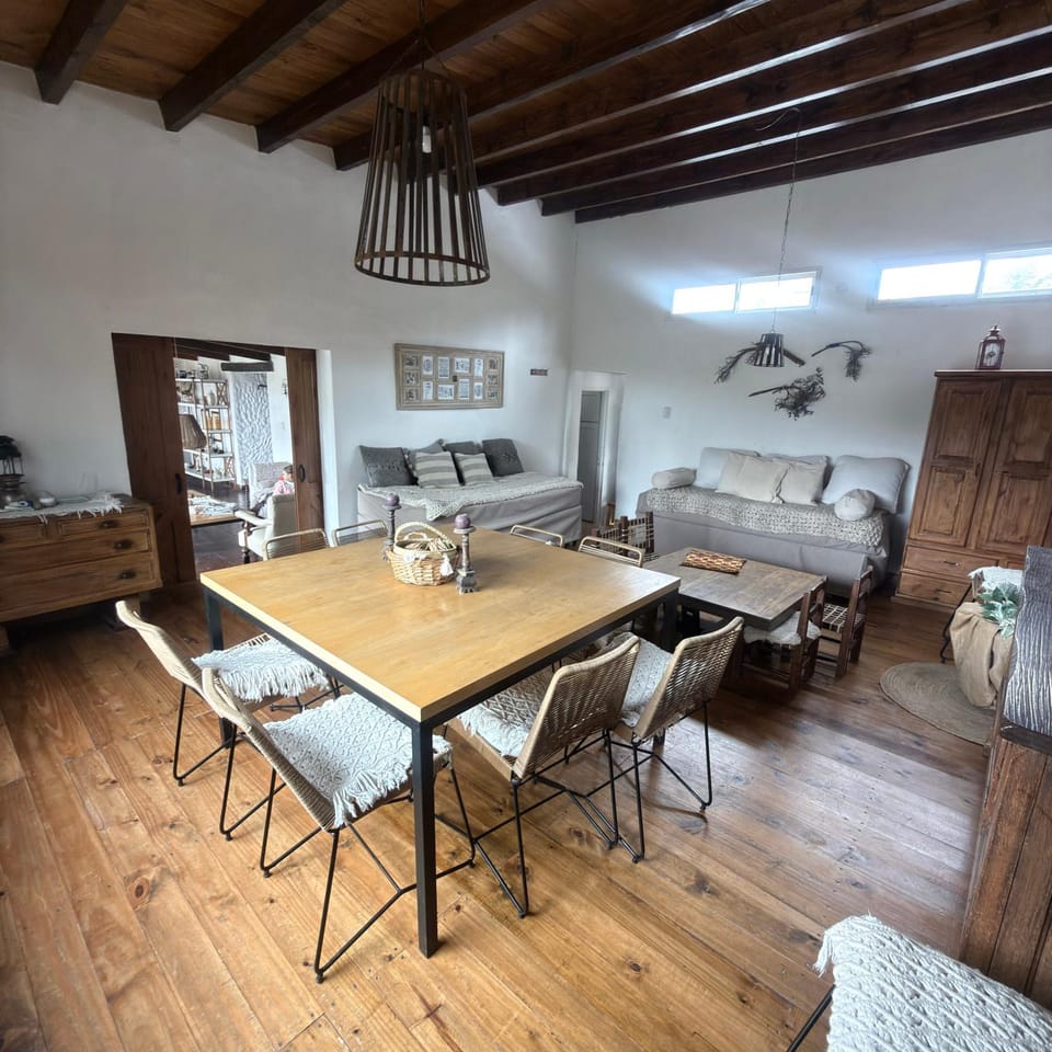 Casa divina temporaria en Tafí Del Valle ,pleno centro House in Tafí del Valle