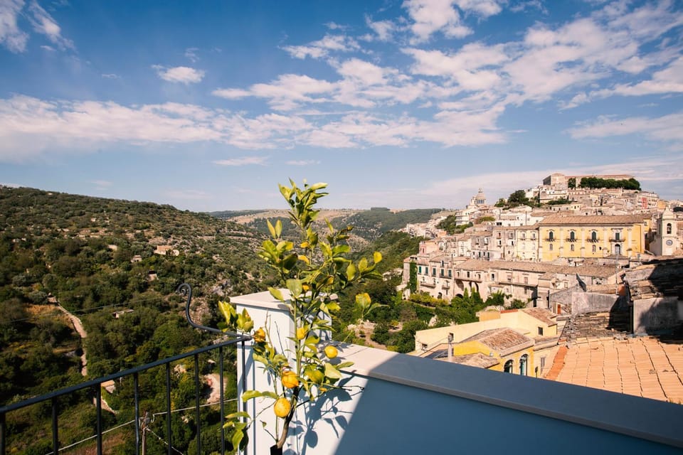 Balcony/Terrace, Balcony/Terrace, City view, Mountain view, River view, Quiet street view