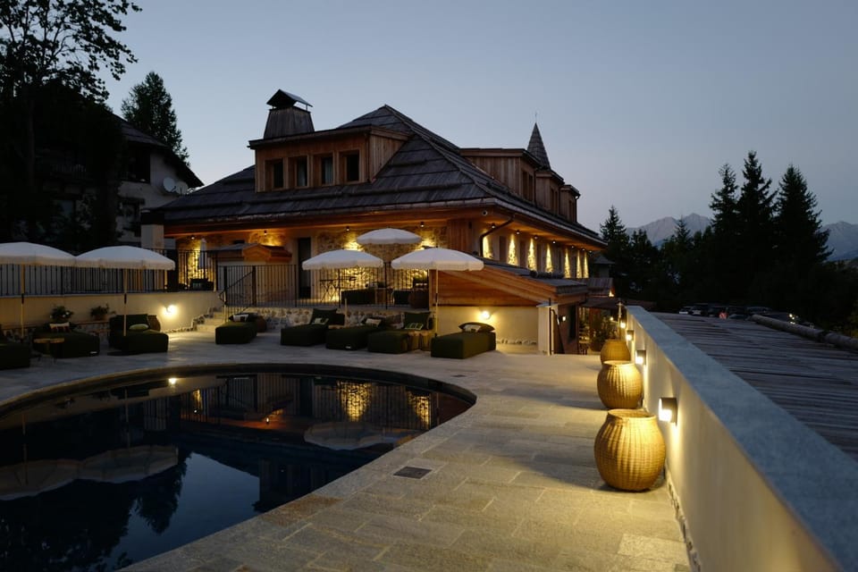 Property building, Swimming pool