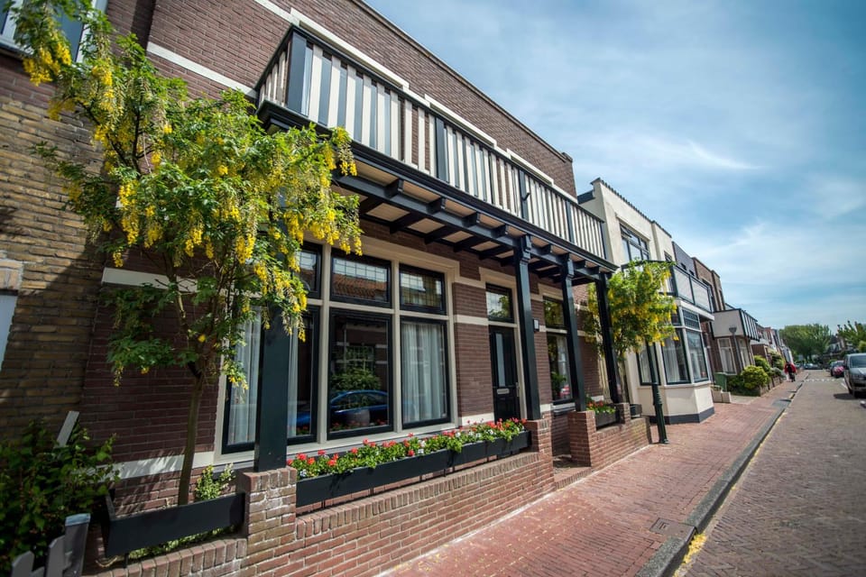 Property building, Street view