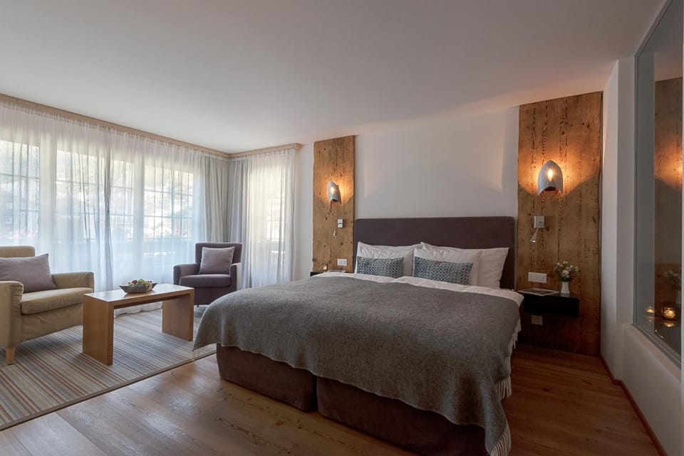 Bathroom, Seating area, Bedroom