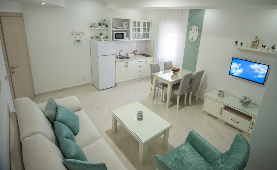 TV and multimedia, Living room, Dining area